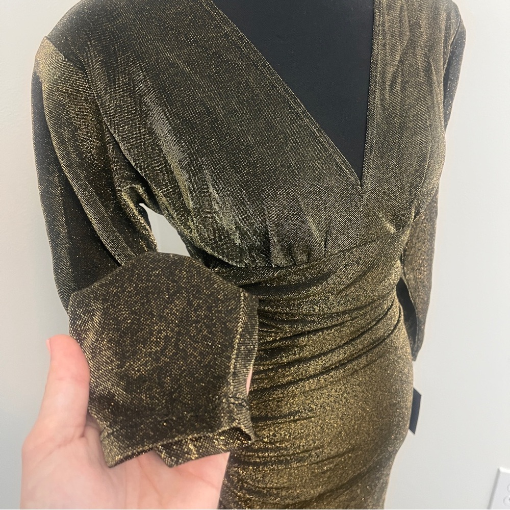 NWT Alexa B formal maxi dress V Neck Gold Shimmer Sz 6 Fitted‎ Formal - Picture 4 of 11